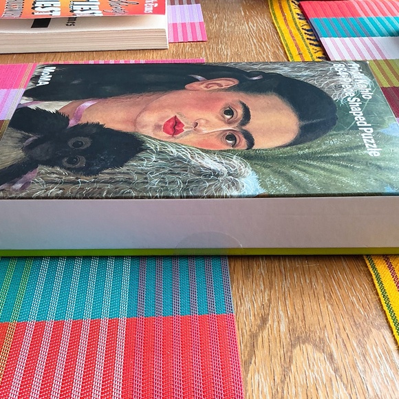 Frida Kahlo Jigsaw Puzzle "Fulang-Chang and I" Painting 884 Pieces - Picture 5 of 9